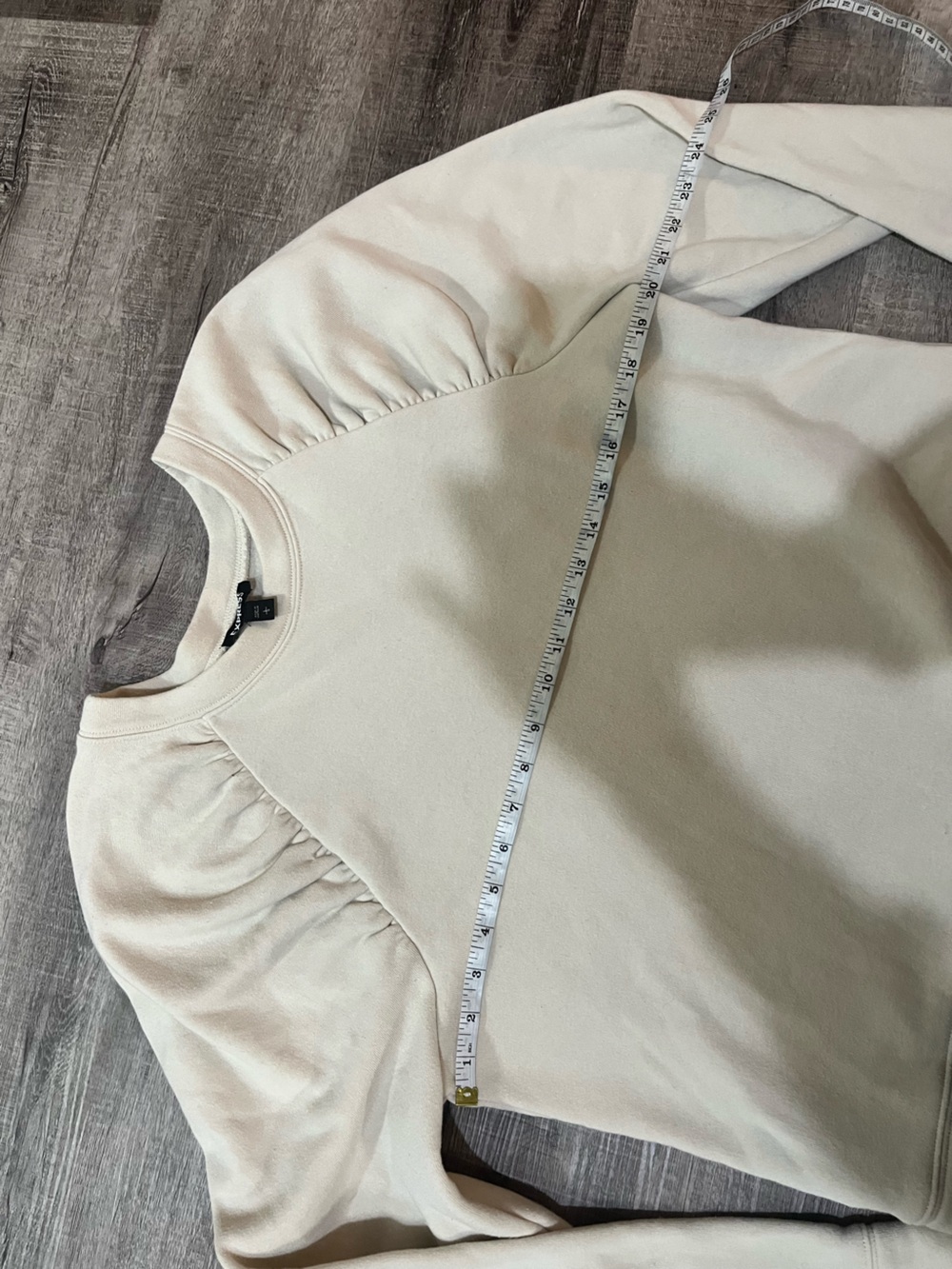 EXPRESS Ruched Sleeve Crew Neck Pullover Sweatshirt - Picture 9 of 9